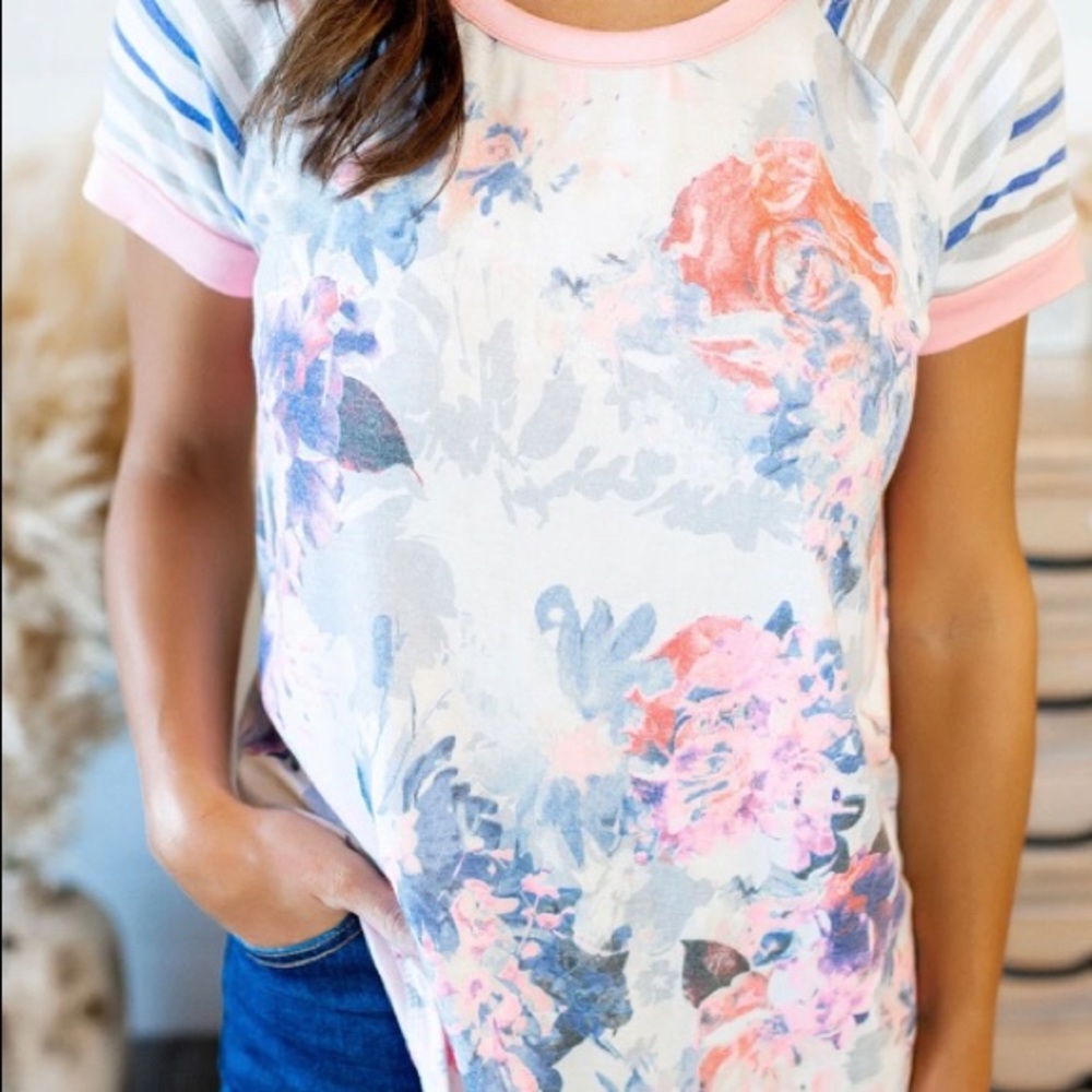 Staccato short sleeve floral top